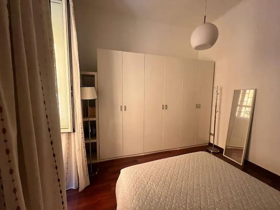 Apartment Casetta Centrale Di Bibi A Piazza Amedeo Naples Italy