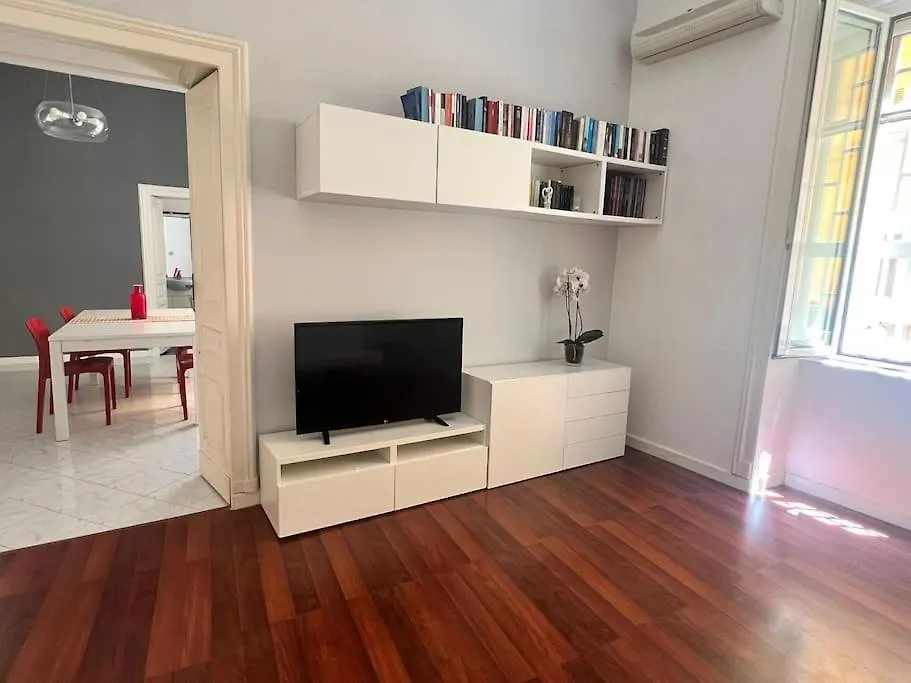 Casetta Centrale Di Bibi A Piazza Amedeo Naples